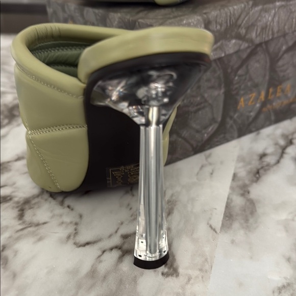 Azalea Wang Posh Khaki Hit the City Sandles Sz 7.5- Viral New Heels retails 109$ - Picture 9 of 17